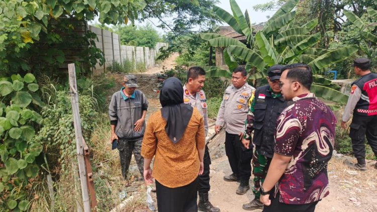 Jaga Jakarta Jaga Bekasi, Kapolsek Babelan Tinjau TPS Liar di Bantaran Kali CBL Kebalen