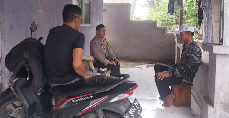 Jaga Jakarta Jaga Bekasi, Bhabinkamtibmas Cabangbungin Perkuat Kerukunan Warga Sindangsari