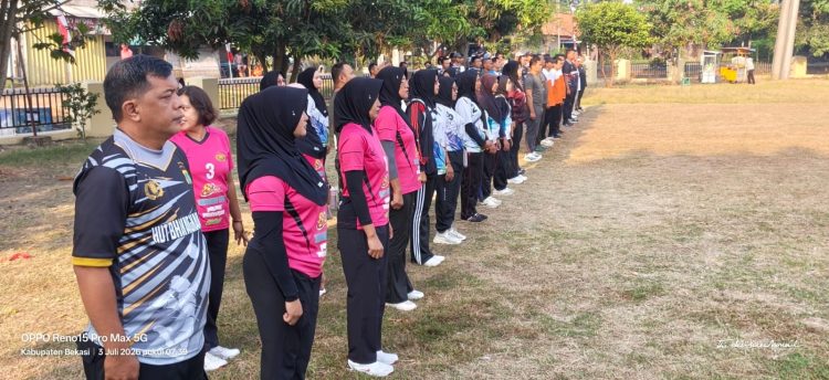 Semarak HUT Bhayangkara ke-80, Polsek Pebayuran Gelar Turnamen Bola Voli Cup Bersama Masyarakat