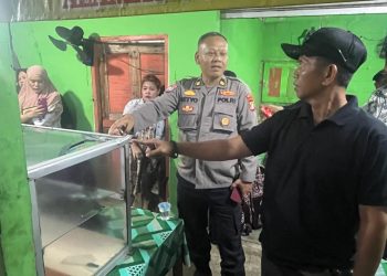 Polsek Tambelang Cek TKP Dugaan Perusakan Etalase Warga di Sukawangi