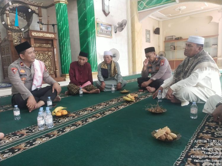 Safari Jum’at, Kapolsek Hadirkan Kesejukan Batin Bersama Masyarakat Babelan