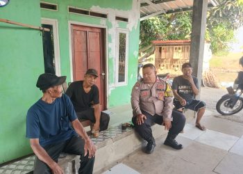 Jaga Jakarta Jaga Bekasi, Bhabinkamtibmas Kedungwaringin Sambangi Warga Karangmekar