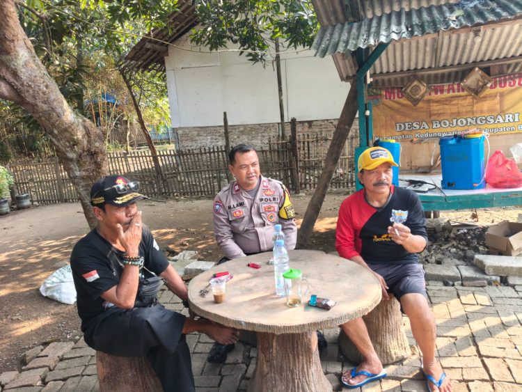 Bhabinkamtibmas Bojongsari Sambangi Warga, Ajak Masyarakat Aktif Jaga Kamtibmas