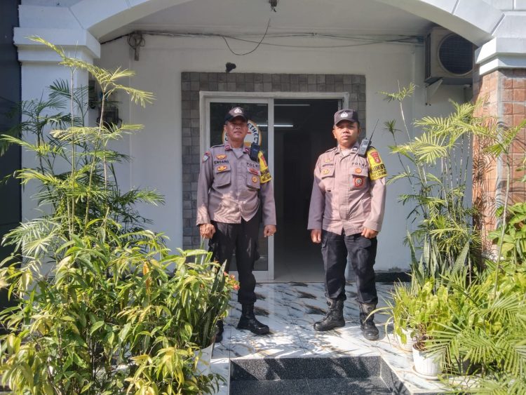 Jaga Jakarta Jaga Bekasi, Polsek Cikarang Pusat Monitoring Ibadah Minggu Kasih di Dua Gereja