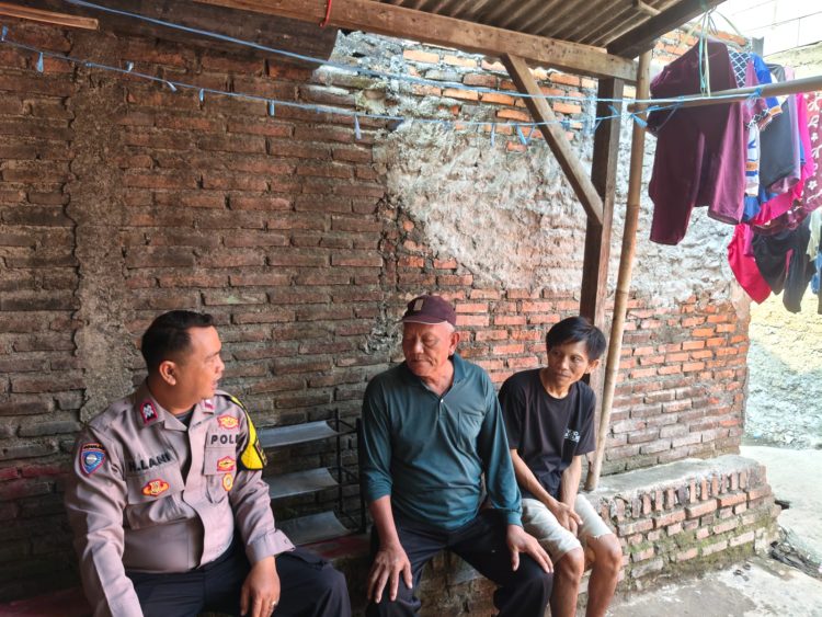 Bhabinkamtibmas Kedungwaringin Perkuat Silaturahmi dengan Warga Bojongsari