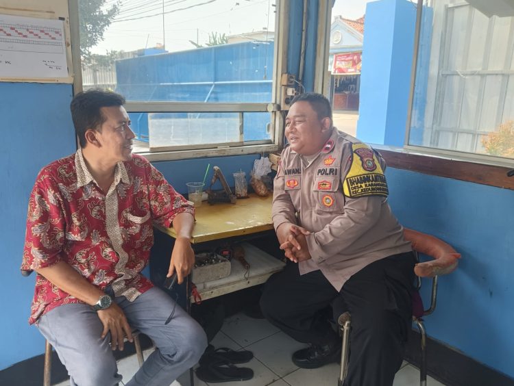 Bhabinkamtibmas Kedungwaringin Ajak Petugas Keamanan Waspadai Pencurian dan Penipuan Online