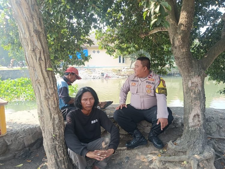 Bhabinkamtibmas Kedungwaringin Ajak Warga Karangmekar Aktifkan Siskamling
