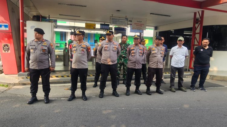 Polres Metro Bekasi Siagakan Personel Amankan Aksi Unjuk Rasa di PT Magnum Ice Cream Indonesia