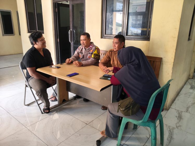 Jaga Jakarta Jaga Bekasi, Bhabinkamtibmas Kedungwaringin Sambangi Warga Bojongsari