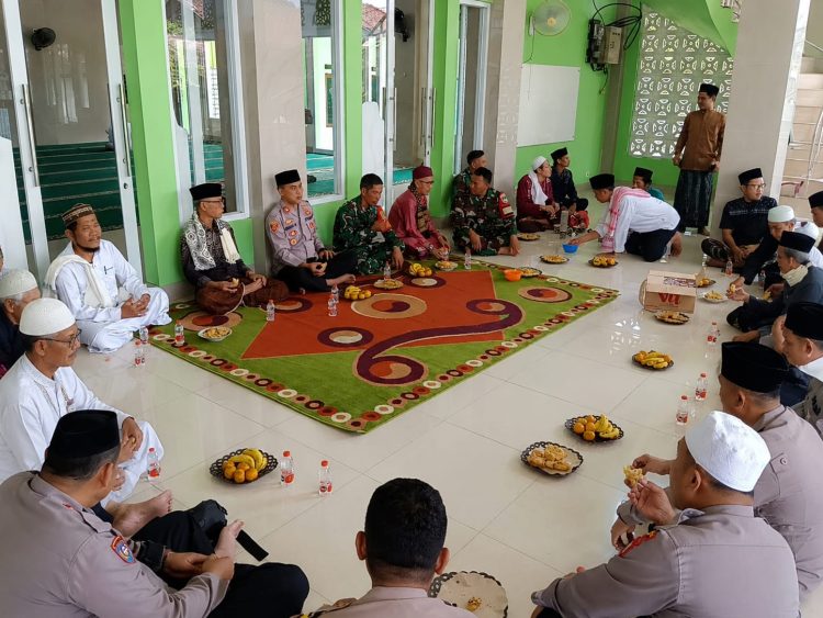 Kapolsek Setu Sambangi Tokoh Agama dan Masyarakat Taman Rahayu, Perkuat Kamtibmas dari Ruang Silaturahmi