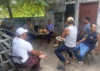 Sambang Sriamur, Bhabinkamtibmas Tambun Utara Ajak Warga Waspadai TPPO dan Kejahatan Online