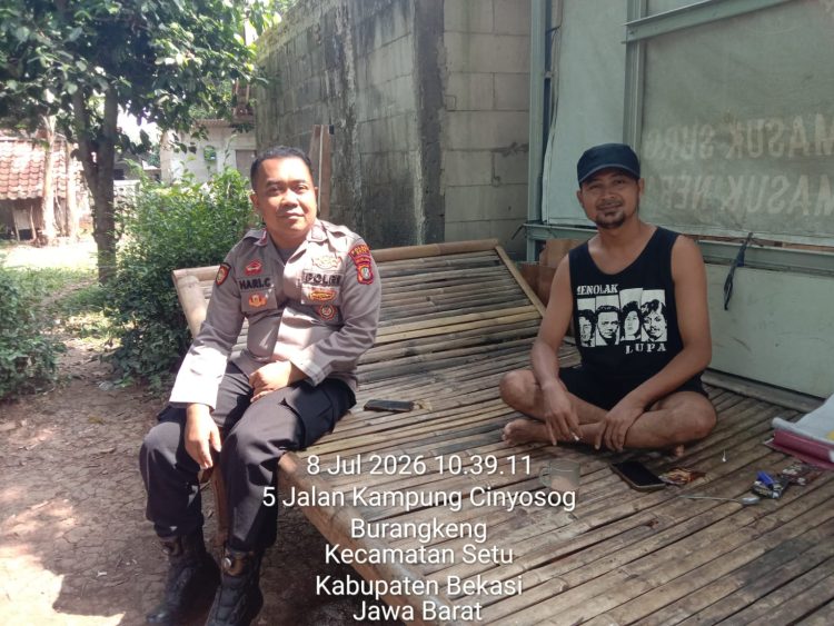 Sambang Warga Burangkeng, Kapolsubsektor Bekasi Timur Regensi Ajak Masyarakat Perkuat Ronda Malam