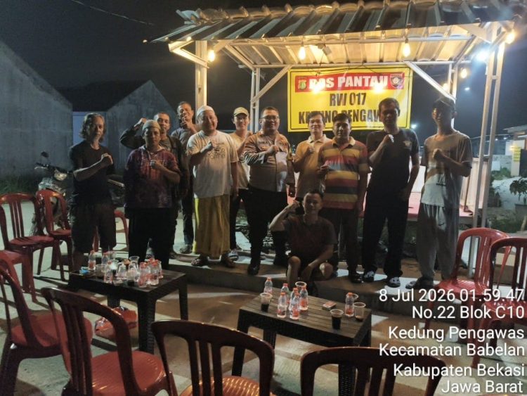 Bhabinkamtibmas Polsek Babelan Sambangi Warga, Ajak Aktifkan Kembali Siskamling