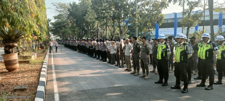 Jaga Jakarta Jaga Bekasi, Polres Metro Bekasi Gelar Apel Pengamanan Aksi Damai FUKHIS di Kompleks Pemda Kabupaten Bekasi