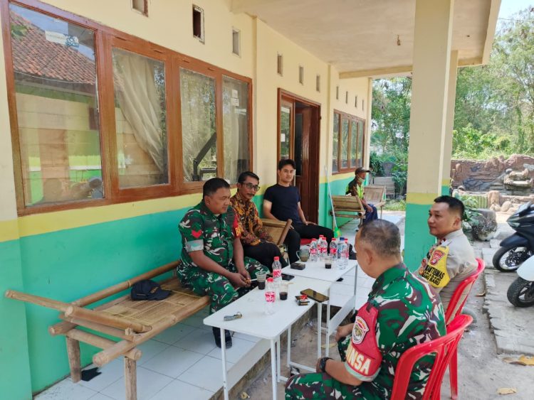 JAGA JAKARTA ON THE SPOT, Bhabinkamtibmas Serang Baru Lakukan Problem Solving Terkait Berita Viral di SDN Sukasari 02