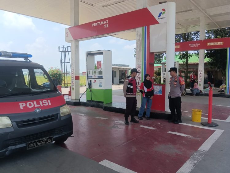 JAGA JAKARTA ON THE SPOT, Polsek Cabangbungin Gelar Patroli Dialogis di SPBU Batu Jaya Antisipasi Guantibmas