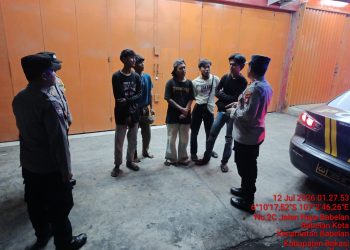 Patroli Biru Polsek Babelan Tingkatkan Pengawasan di Jalan Raya Pasar Babelan Cegah Tawuran dan Kejahatan Jalanan