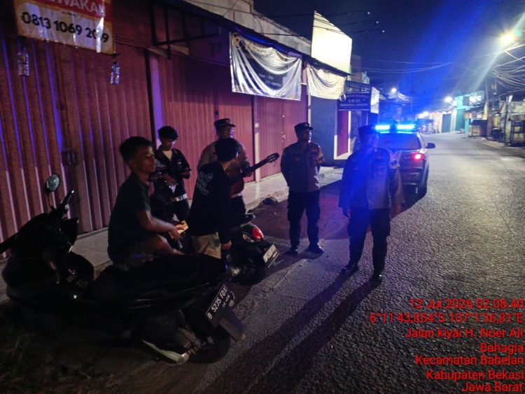 Kapolsek Babelan Pimpin Patroli Harkamtibmas, Perkuat Sinergi dengan Warga Cegah 3C dan Tawuran