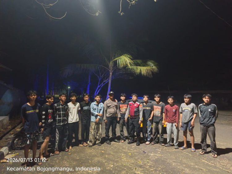 Polsek Bojongmangu Gelar Patroli Biru dan Strong Point, Antisipasi 3C serta Kejahatan Jalanan