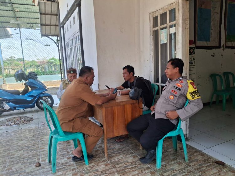 Bhabinkamtibmas Polsek Cabangbungin Gelar Kunjungan Harkamtibmas untuk Wujudkan Situasi Aman dan Kondusif