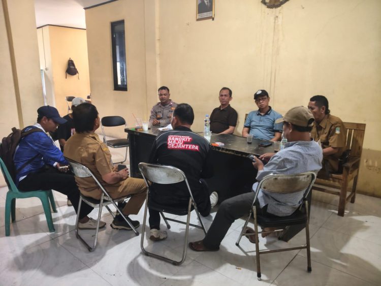 Bhabinkamtibmas Polsek Kedungwaringin Laksanakan DDS ke Warga Desa Bojongsari, Ajak Masyarakat Jaga Kamtibmas