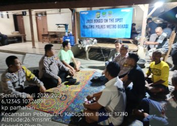 JAGA BEKASI ON THE SPOT, Polsek Pebayuran Ajak Warga Sumberurip Perkuat Siskamling