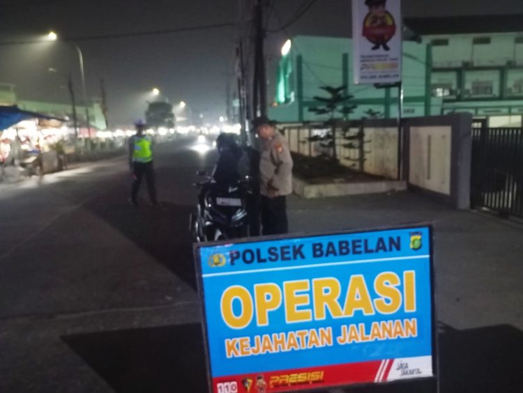 Polsek Babelan Gelar OKJ Antisipasi 3C dan Tawuran di Jalan Raya Pasar Babelan