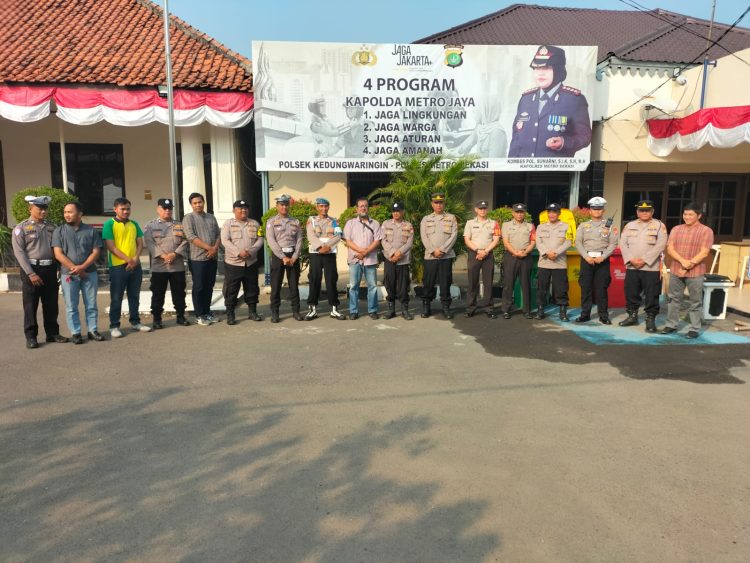 JAGA JAKARTA ON THE SPOT: Polsek Kedungwaringin Tingkatkan Kesiapsiagaan Personel melalui Siaga Mako