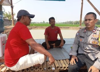 JAGA JAKARTA ON THE SPOT: Bhabinkamtibmas Mekarjaya Sambangi Warga, Perkuat Kepedulian Menjaga Kamtibmas