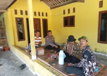 JAGA JAKARTA ON THE SPOT: Bhabinkamtibmas Lenggahsari Ajak Warga Perkuat Kerukunan dan Kepedulian Kamtibmas