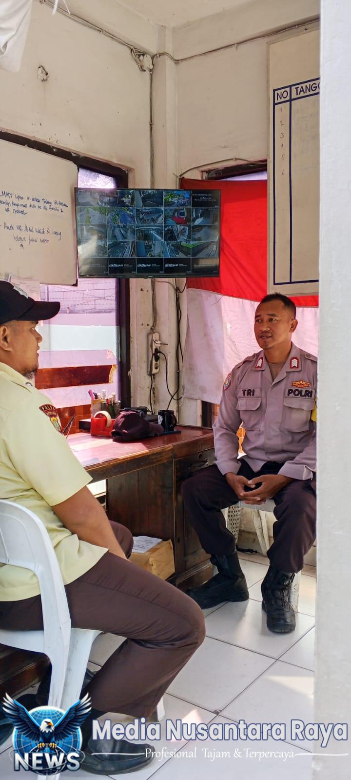 JAGA JAKARTA ON THE SPOT: Bhabinkamtibmas Kertasari Sambangi Ponpes Albinaa, Perkuat Pengamanan Penerimaan Santri Baru