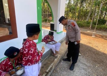 Distribusi 10.912 Porsi Makan Bergizi Gratis di Ngadirojo Berjalan Lancar, Polsek Lakukan Monitoring Penuh
