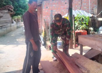 Pembuatan Pintu dan Jendela Jadi Penanda Rumah Layak Huni Segera Rampung