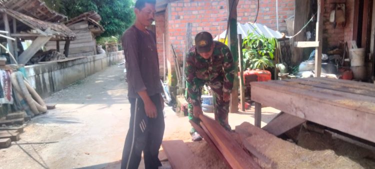 Pembuatan Pintu dan Jendela Jadi Penanda Rumah Layak Huni Segera Rampung