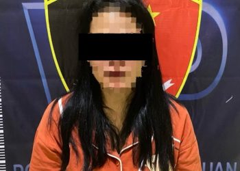 Rumah Diduga Jadi Tempat Penyalahgunaan Sabu Digerebek, Seorang IRT Diamankan Polsek Way Pengubuan