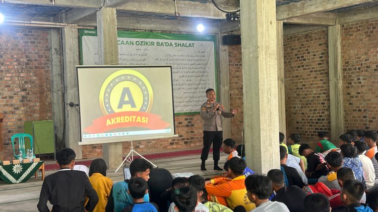 Polsek Tumijajar Isi Materi Pendidikan Berkarakter dalam rangka Masa Pengenalan Lingkungan Sekolah