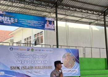 Polsek Kalipare Berikan Penyuluhan Kenakalan Remaja kepada 178 Siswa Baru SMK Islam Kalipare dalam Kegiatan MPLS