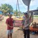 Cegah Karhutla di Musim Kemarau, Polisi di Meranti Patroli Sambil Bawa Banner Himbauan ke Warga
