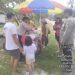 Humanis di Tengah Panas Terik, Polisi Patroli Sambil Edukasi Warga Pembeli Es Keliling