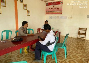 Dekati Warga di Ruang Terbuka, Bhabinkamtibmas Meranti Sambangi Masyarakat Sambil Beri Himbauan Cegah Kejahatan