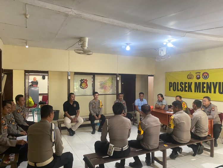 Kapolsek Menyuke Pimpin Pelaksanaan Anev Bulanan Di Mako Polsek
