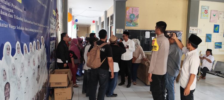 JAGA JAKARTA ON THE SPOT, Polri Kawal Penyampaian Aspirasi Orang Tua Calon Siswa di SMPN 6 Tambun Utara