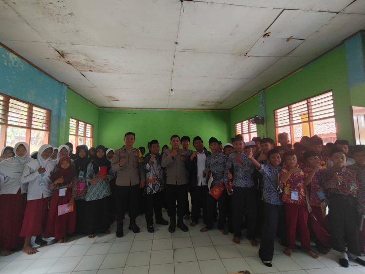 JAGA JAKARTA ON THE SPOT, Police Goes to School Bekali Siswa SMP Darul Muallamah Cegah Kenakalan Remaja