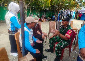 Pererat Sinergi dengan Warga, Babinsa Koramil 420-08/Tabir Laksanakan Komsos Bersama Linmas