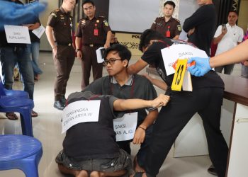 Terungkap! Rekonstruksi 22 Adegan Bongkar Kronologi Penusukan Dua Pengunjung Biliar di Pringsewu