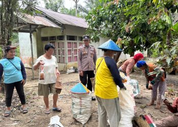 Polisi Dekati Warga Lewat Patroli Dialogis, Ibu-Ibu Diberi Edukasi Keamanan Sebelum Bekerja