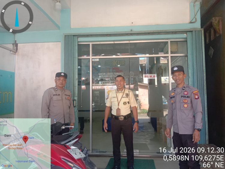 Di Siang Hari Samapta Polsek Menyuke Patroli Siang dan Berikan Imbauan Kamtibmas Kepada Warga