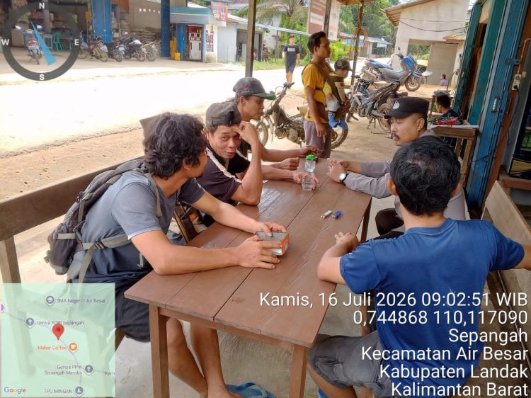 Polisi Hadir di Tengah Masyarakat, Patroli Siang Perkuat Silaturahmi dan Himbauan Kamtibmas