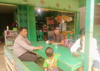 Polisi dan Warga Ngobrol Santai, Pesan Waspada Kejahatan Jadi Prioritas