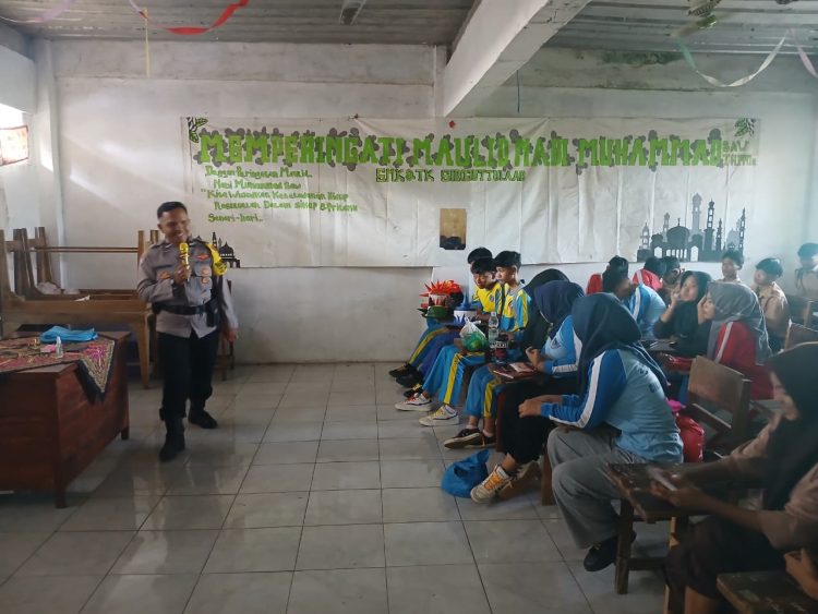 Police Goes to School, Polsek Cikarang Pusat Bekali Pelajar dengan Edukasi Karakter dan Keselamatan